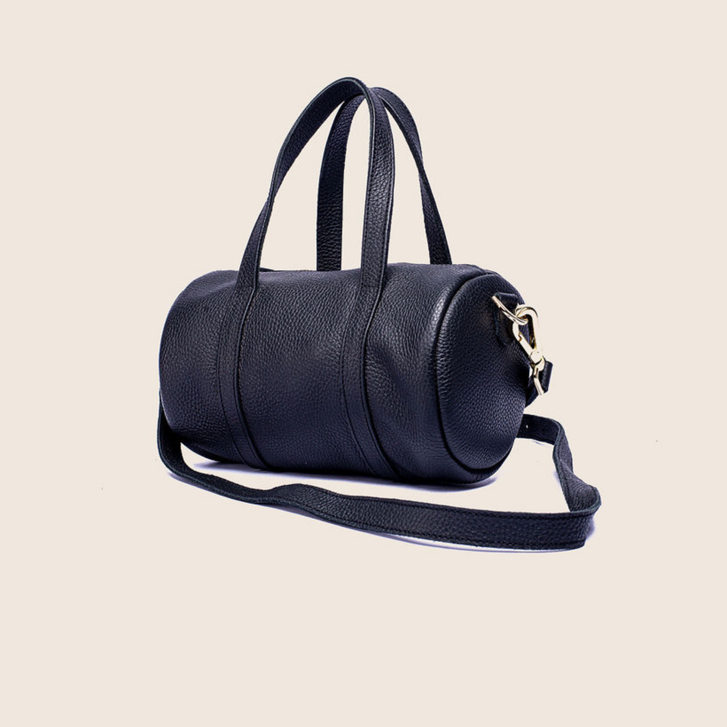 Roxy bag in black smooth leather