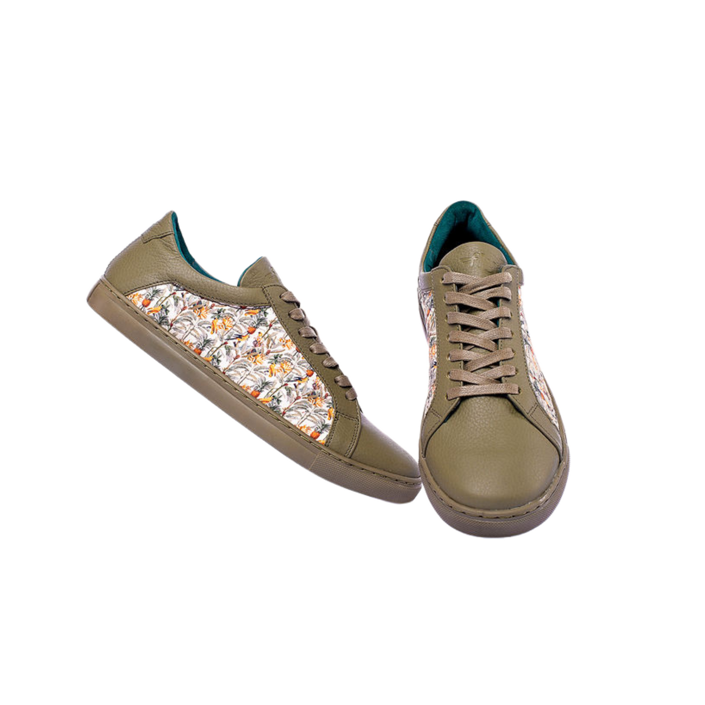Contrast sneaker in Olive milled leather with canvas and royal sole