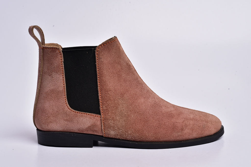 Ikwetta Chelsea Boots in Tan Suede with rubber sole