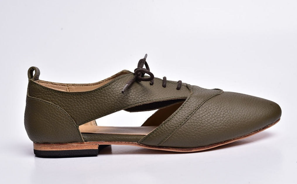 Alicia air shoes with olive green milled leather