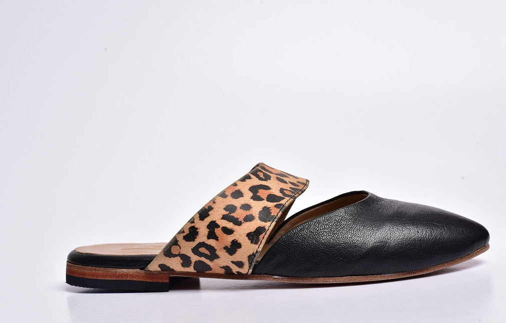 Mira Mule in Black