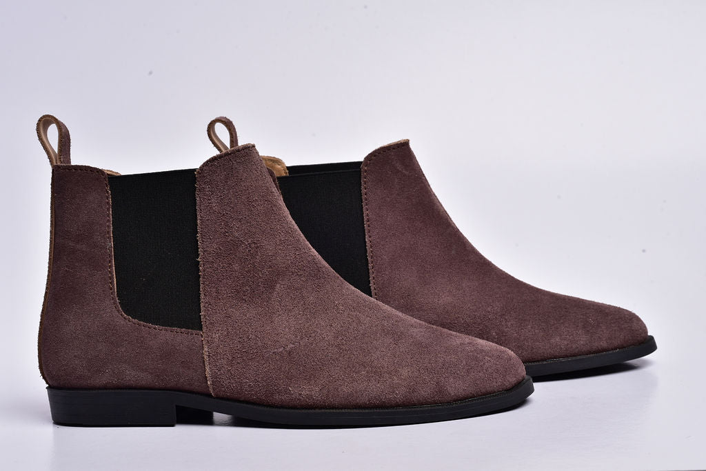 Ikwetta Chelsea Boots in Brown Suede with rubber sole