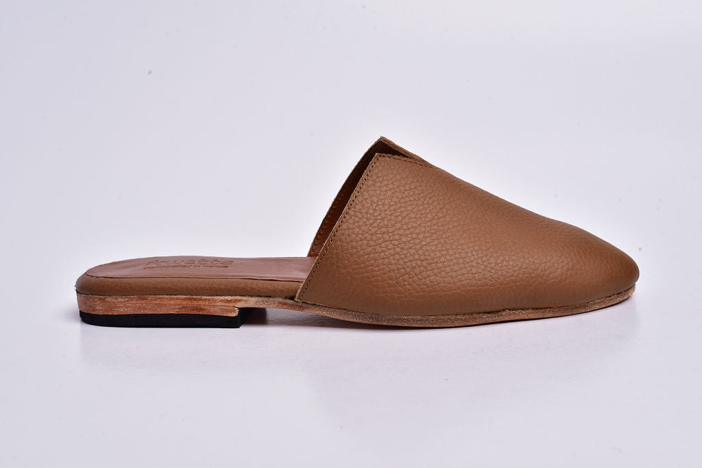 Maya mule in sugar almond milled leather